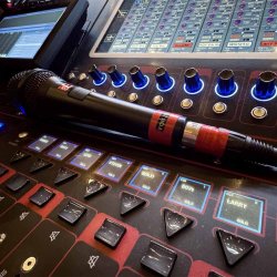 sE Electronics V7PTT Dynamisk Push To Talk Mikrofon m/indbygget pop-filter &amp; klik-fri t�nd/sluk knap