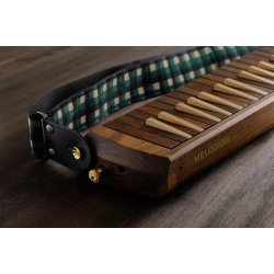 Suzuki W-37 Wooden Melodica inkl. taske, bl�ser�r &amp; 2 mundstykker (37 tangenter) 