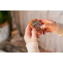 Meinl Sonic Energy KL802FOL Solid Mini Flower Of Life Kalimba C Dur 8 Noder (R�dt Zebratr�) 