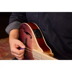Ortega RMAE200PF Americana Serie A-style Mandolin m/mikkrofon inkl. kuffert (Flamed Maple/Mahogany purple fade)
