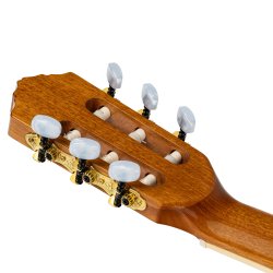 Ortega RCE145NT 4/4 St�rrelse Klassisk guitar m/mikrofon inkl. taske 