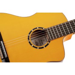 Ortega RCE170F 4/4 Size Flamenco model Klassisk guitar m/mikrofon