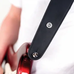 D'Addario Accessories 25HYB00 Lderrem Eco Leather Hybrid 64mm sort