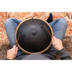 Meinl Sonic Energy OSTD1BK 16" Oktav Steel Tongue Drum (D Kurd, sort) inkl. taske &amp; k�ller