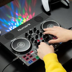 Numark Party Mix Live DJ Controller m/Indbygget Lysshow &amp; H�jttalere