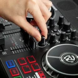 Numark Party Mix Live DJ Controller m/Indbygget Lysshow &amp; H�jttalere