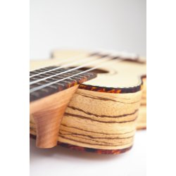 Reno RU210 soprano ukulele