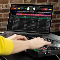 Numark Party Mix Live DJ controller