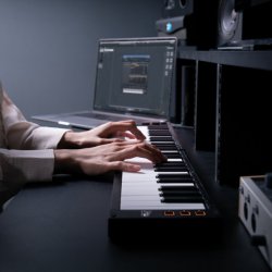 Carry-on fra Blackstar FC49 - Folding Midi Controller