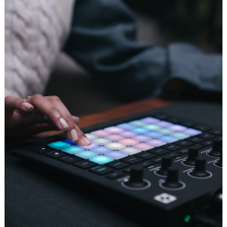 Novation Circuit Tracks Standalone Groovebox 