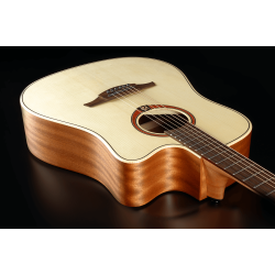 L�G T70DCE Dreadnought Cutaway Electro