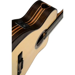 Ortega GRANDSUITE-CE The Private Room 4/4 St�rrelse Klassisk Guitar m/mikrofon &amp; lydhul inkl. taske