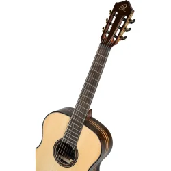 Ortega GRANDSUITE The Private Room 4/4 St�rrelse Klassisk Guitar m/mikrofon &amp; lydhul inkl. taske