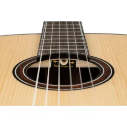 Ortega GRANDSUITE The Private Room 4/4 St�rrelse Klassisk Guitar m/mikrofon &amp; lydhul inkl. taske