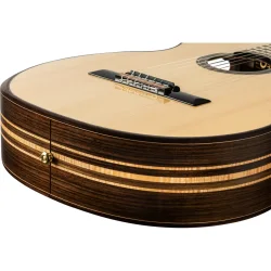 Ortega GRANDSUITE The Private Room 4/4 St�rrelse Klassisk Guitar m/mikrofon &amp; lydhul inkl. taske