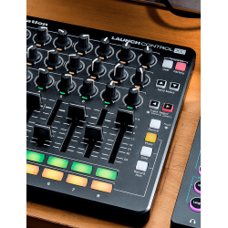 Novation LAUNCH-CONTROL-XL-B Launch Control XL 