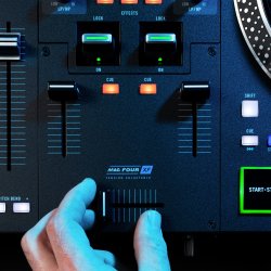 Rane DJ ONE Professionel Motoriseret Serato DJ Controller