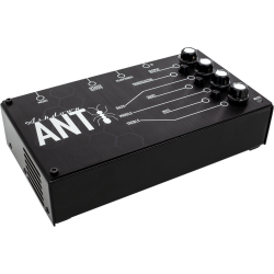 Ashdown The Ant 200w basforstrker i pedalformat