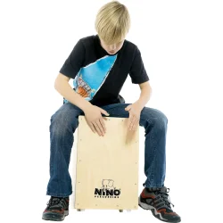 NINO Percussion NINO952 Cajon 45cm m/skridsikre gummif�dder (baltisk birketr�, natural)