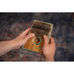 Ortega OKB30TH-BW 30�rs Jubil�ums Serien Lydhul Kalimba C Dur 17 Noder (Blue Whale) inkl. tilbeh�r