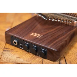 Meinl Percussion PKA17AW Solid Kalimba m/pickup C dur 17 Noder (Amerikansk Valn�d) inkl. tilbeh�r