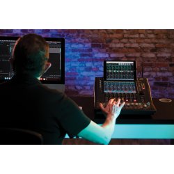 Peavey AUREUS digital mixer