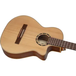 Ortega RCE125-3/4 Family 3/4 St�rrelse Slim Neck Thinline Klassisk Guitar m/mikrofon inkl. taske 
