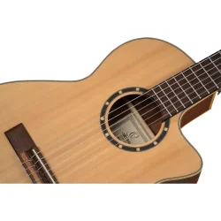 Ortega RCE125-3/4 Family 3/4 St�rrelse Slim Neck Thinline Klassisk Guitar m/mikrofon inkl. taske 