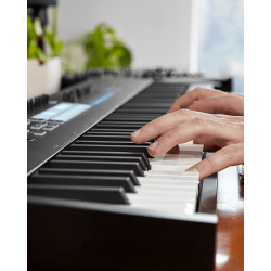Novation Launchkey 88 [MK3] MIDI controller keyboard