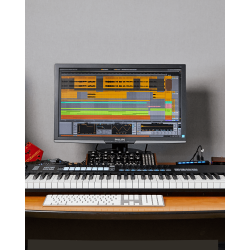 Novation Launchkey 88 [MK3] MIDI controller keyboard