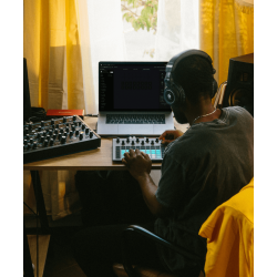 Novation Circuit Rhythm Sampler Groovebox