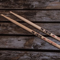 Vic Firth 5B American Classic� 5B Wood Tip Trommestikker