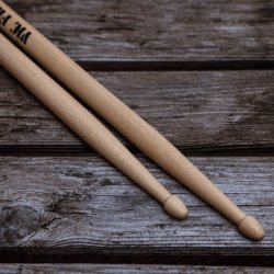 Vic Firth 5B American Classic� 5B Wood Tip Trommestikker