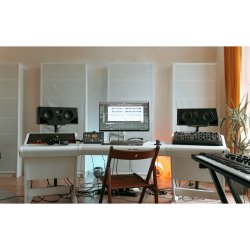 Adam Audio A77H A-Series Aktiv 3-vejs Bass Reflex Midfield Monitor med 2 x 7'' Woofer