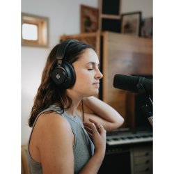 Adam Audio H200 Circumaural Lukket Bagside Studio Hovedtelefon m/aftageligt kabel