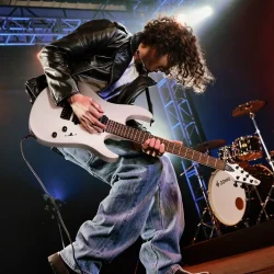 Donner DMT-100 W Elektrisk Guitar inkl. taske &amp; tilbeh�r (Hvid)