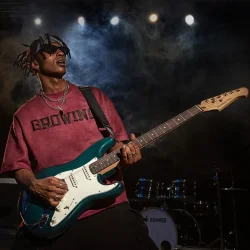 Donner DST-400B Elektrisk Guitar inkl. taske &amp; tilbeh�r (M�rkegr�n)