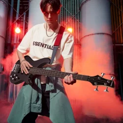 Donner DPJ-100B 4-strenget Elektrisk Bas inkl. taske &amp; tilbeh�r (Sort) 