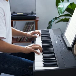 Donner DEP-45 Digital-Elektrisk 'Begynder' Keyboard Klaver (88 semiv�gtede tangenter) inkl. tilbeh�r