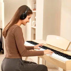 Donner DDP-80 Digital Klaver (88 fuldt v�gtede hammer-action tangenter) inkl. tripel-pedal (lys tr�)