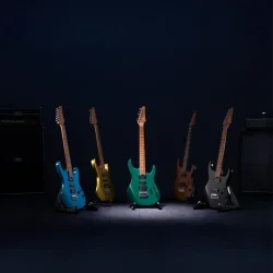 Donner DST-700 Elektrisk Guitar m/HSS-konfiguration inkl. taske (Guld)