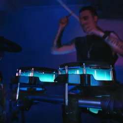 Donner BackBeat 8-delt Elektrisk Trommes�t m/LED &amp; 1100+ indbyggede lyde 