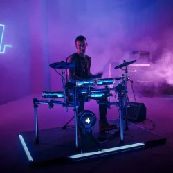 Donner BackBeat 8-delt Elektrisk Trommes�t m/LED &amp; 1100+ indbyggede lyde 