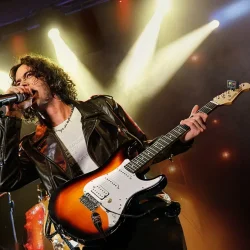 Donner DT10 Klemme Tuner m/magnetisk eller klassisk montering