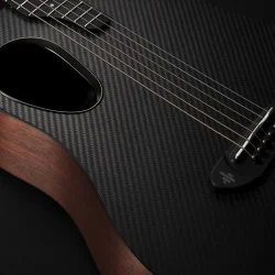 Donner RISING-G1 Rejse St�rrelse Western Guitar inkl. taske &amp; tilbeh�r (Kulfiber-top &amp; Sapele-krop)