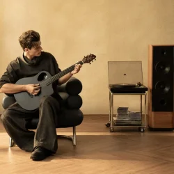 Donner RISING-G1 Rejse St�rrelse Western Guitar inkl. taske &amp; tilbeh�r (Kulfiber-top &amp; Sapele-krop)