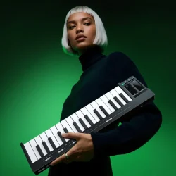 Donner KB-32 Kompakt MIDI Keyboard m/32 synth-action tangenter &amp; magnetisk Snap2Connect-tilkobling 