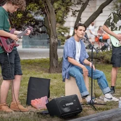 Donner MT-1 Aktiv H�jttaler 300W B�rbart PA-anl�g m/8" woofer, Bluetooth 5.0 &amp; Genopladeligt Batteri