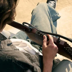 Donner HUSH-C Silent Spansk Nylonstrengs Guitar m/pickup &amp; preamp inkl. taske &amp; tilbeh�r (Sunburst)