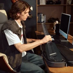 Donner HUSH-C Silent Spansk Nylonstrengs Guitar m/pickup &amp; preamp inkl. taske &amp; tilbeh�r (Sort) 